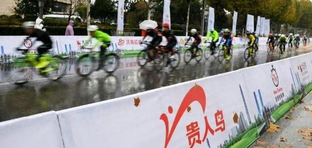 笑柄的4个国产运动鞋看谁还在乱跟风？球盟会网页登录曾红极一时如今却沦为(图5)