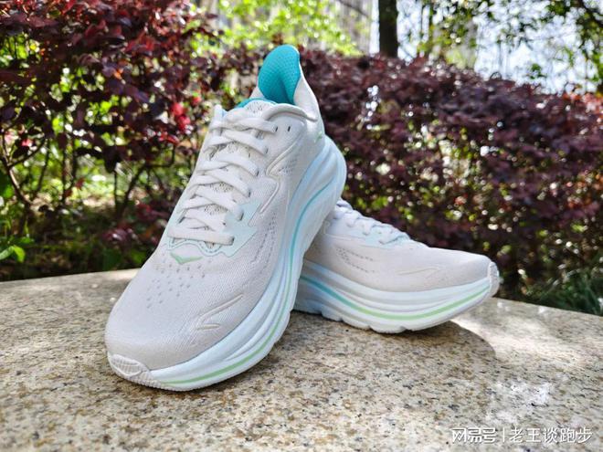 10：恰到好处的卓越跑鞋HOKA CLIFTON(图21)