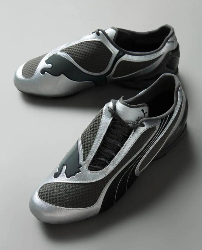 4双sneakers值得一冲！当「液态银」成春夏潮人招牌色这