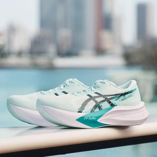 都没有中学生「专业」…这个时代专业运动员穿的(图14)